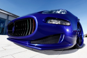 Front grill and front apron as tuning part for the Maserati 4200 selectable