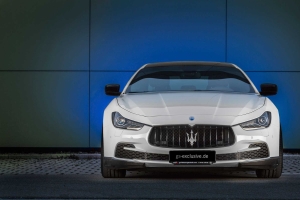 Noble front grill in carbon for the Maserati Ghibli