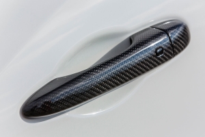Carbon door handles for the Maserati Levante