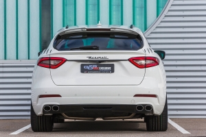 Rear strip in carbon for den Maserati Levante