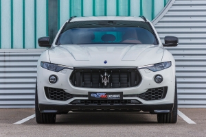 The front grille of the Maserati Levante has been refined with visible carbon